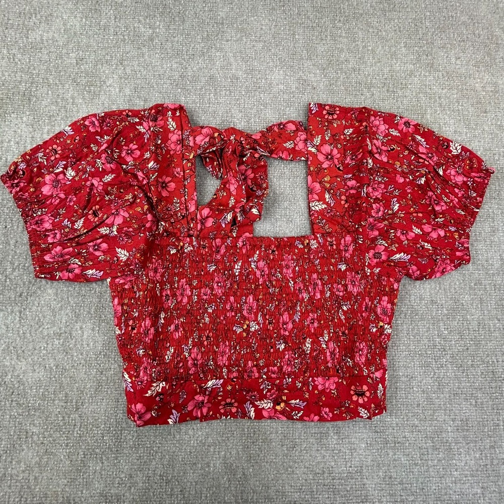 Band Of The Free Joelle Crop Top Women M Crimson Pink Floral Smocked Puff Sleeve